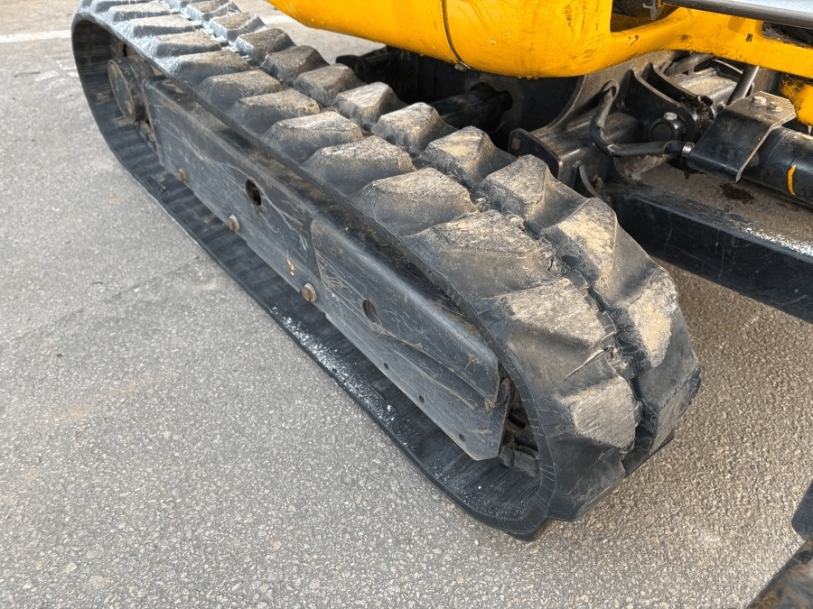 Mini excavator JCB 8018 3 buckets miniatura 4