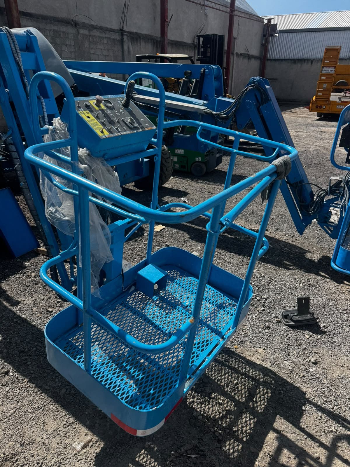 Plataforma articulada Genie Z-30/20N miniatura 7